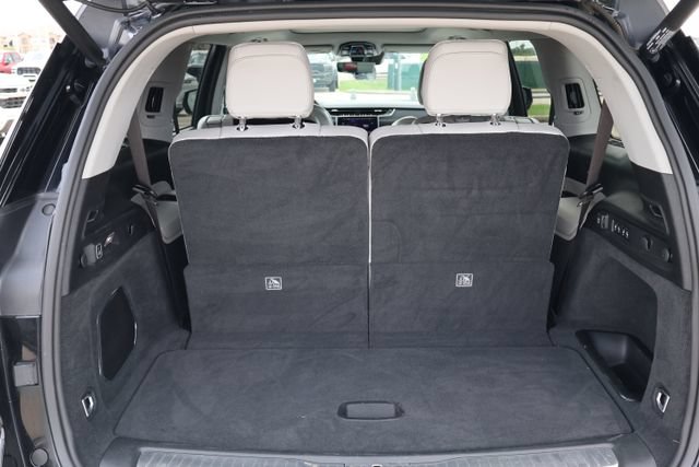 Used 2023 Jeep Grand Cherokee L Overland w/ Luxury Tech Group IV RWD image 7