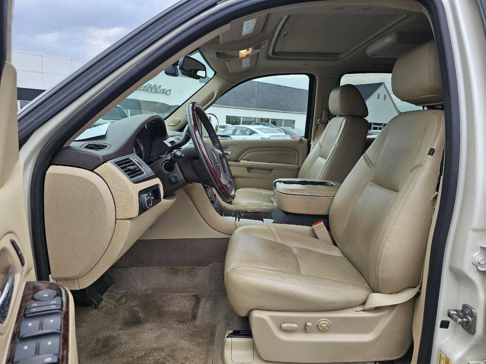Used 2013 Cadillac Escalade Premium AWD/4WD image 11