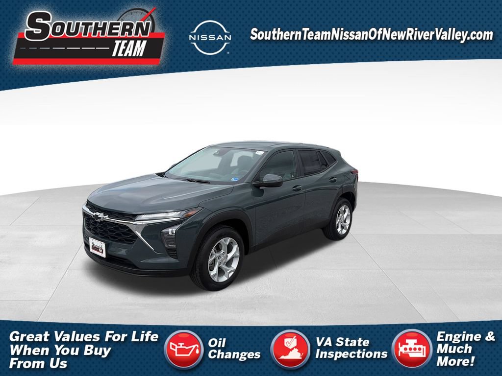 Used 2025 Chevrolet Trax LS w/ LS Convenience Package FWD image 1