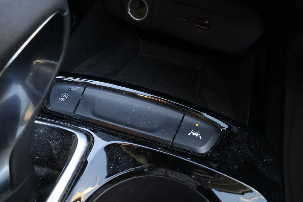 Used 2024 Chevrolet Trax ACTIV w/ Sunroof Package FWD image 27