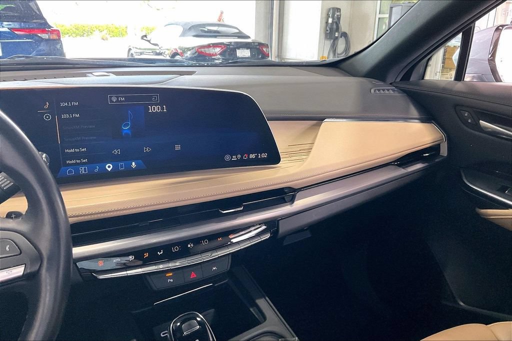Used 2025 Cadillac XT4 Premium Luxury FWD image 10