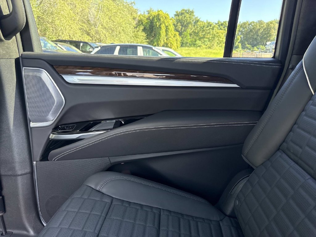 New 2026 Cadillac Escalade ESV Platinum Luxury w/ LPO, Floor Liner Package AWD/4WD image 15
