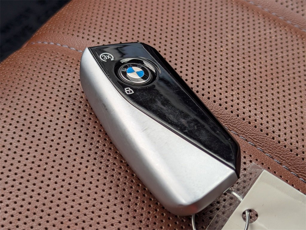 Used 2023 BMW i7 xDrive60 image 23