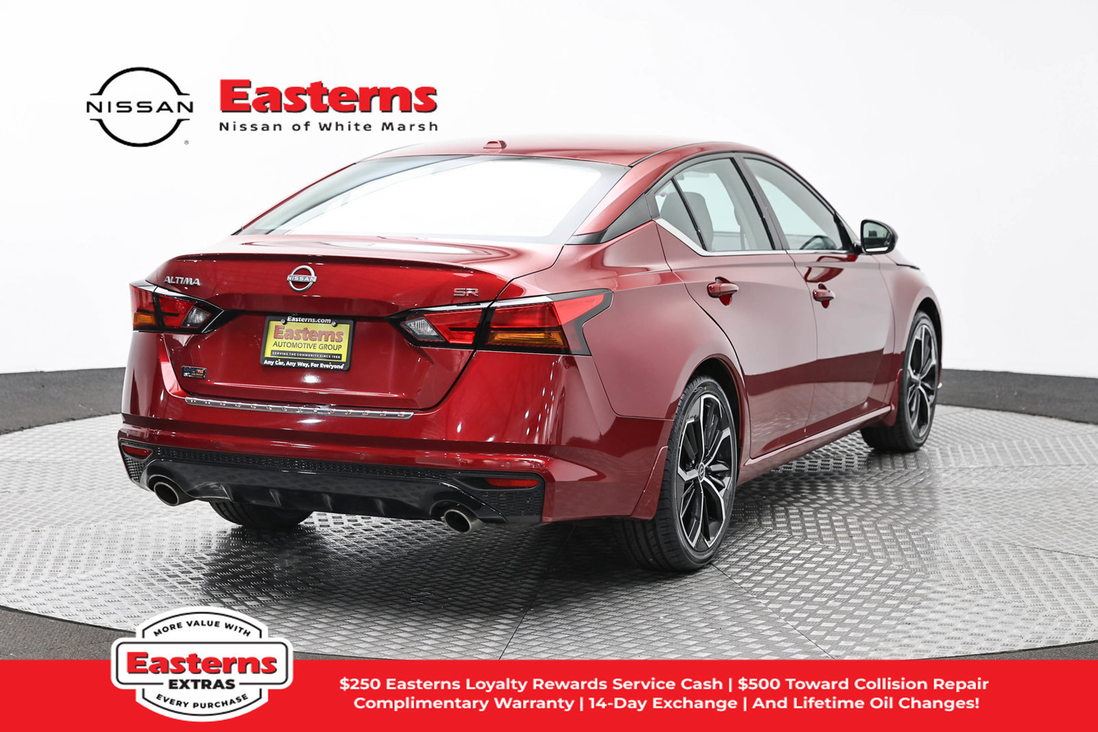 Used 2023 Nissan Altima 2.5 SR w/ SR Premium Package FWD image 5