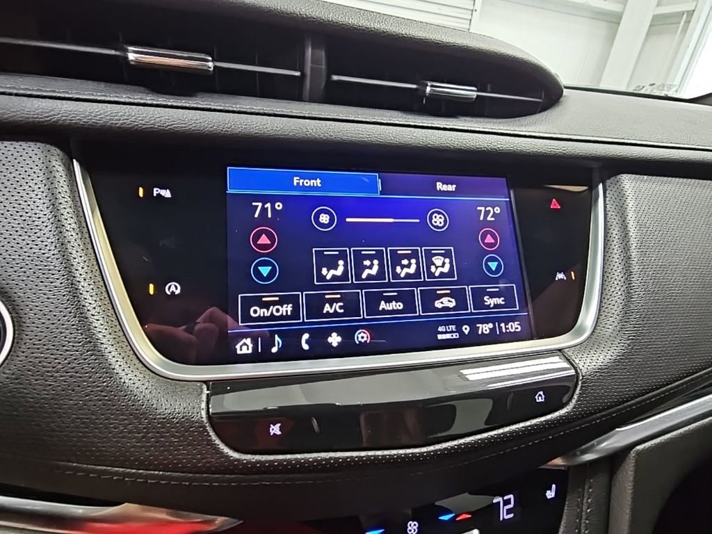 Used 2023 Cadillac XT6 Luxury image 16