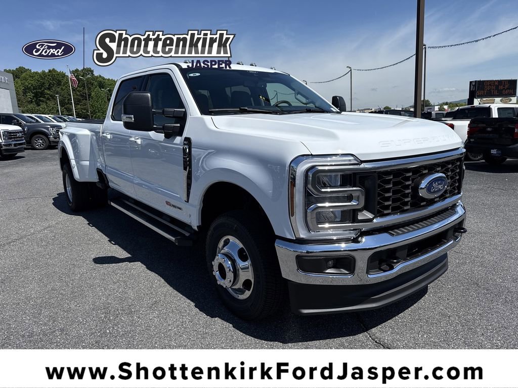 New 2026 Ford F350 XLT w/ XLT Premium Package AWD/4WD image 1