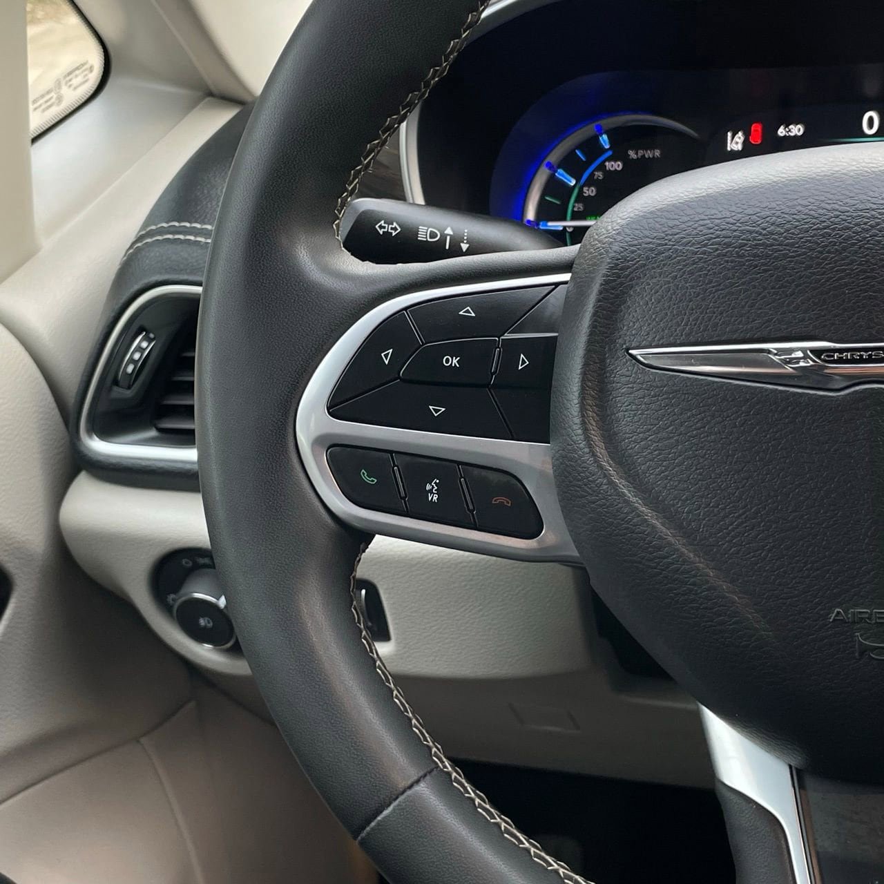 Used 2023 Chrysler Pacifica Limited image 13