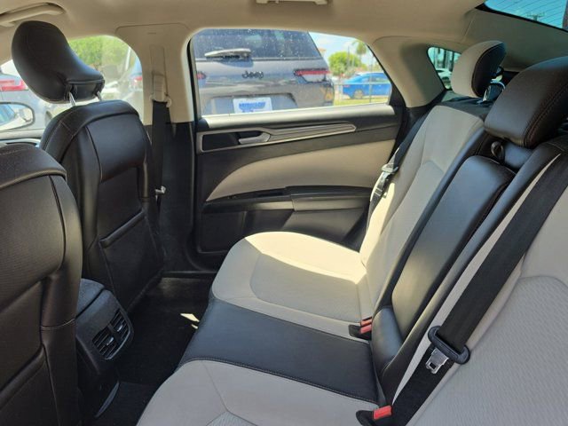 Used 2019 Ford Fusion SE w/ Equipment Group 151A FWD image 15