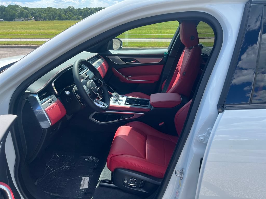 New 2026 Jaguar F-PACE R-Dynamic S AWD/4WD image 9