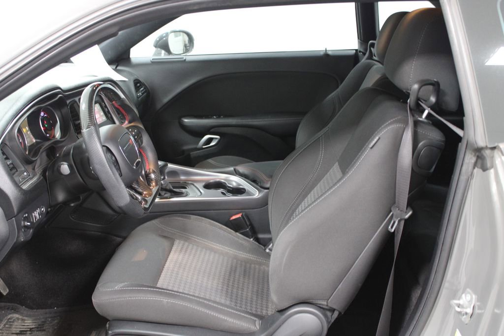 Used 2017 Dodge Challenger SXT image 14