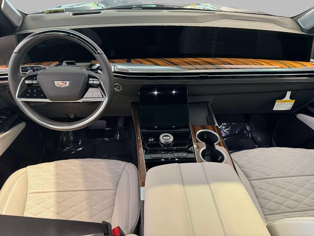Used 2026 Cadillac Escalade ESV Platinum Sport w/ LPO, Floor Liner Package AWD/4WD image 4