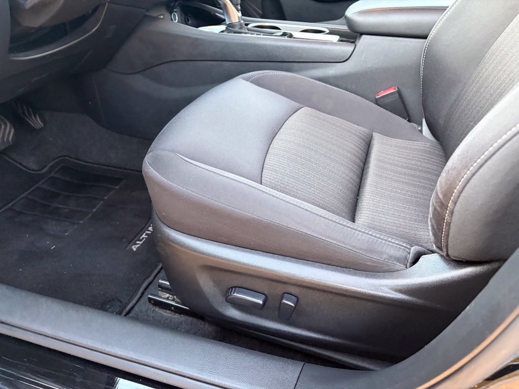 Certified 2024 Nissan Altima 2.5 SV FWD image 12