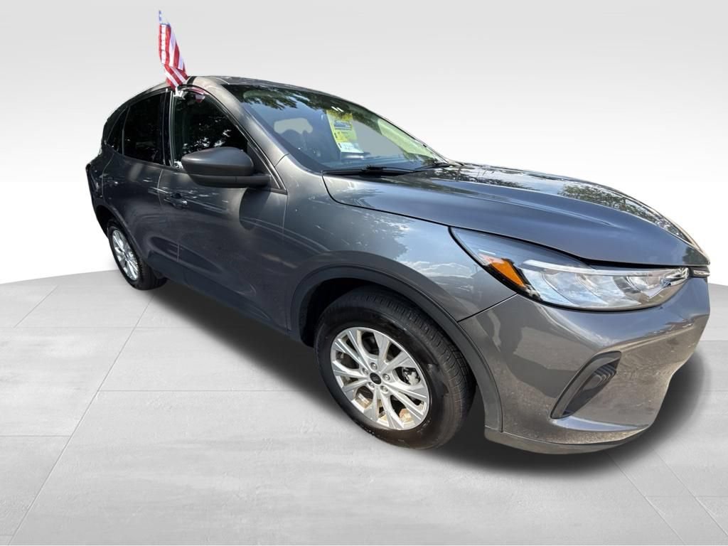 Used 2024 Ford Escape Active AWD/4WD image 9