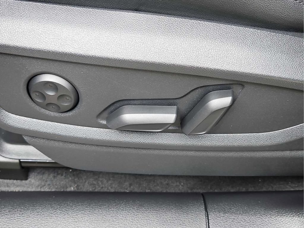 Certified 2024 Audi Q5 e Premium AWD/4WD image 14
