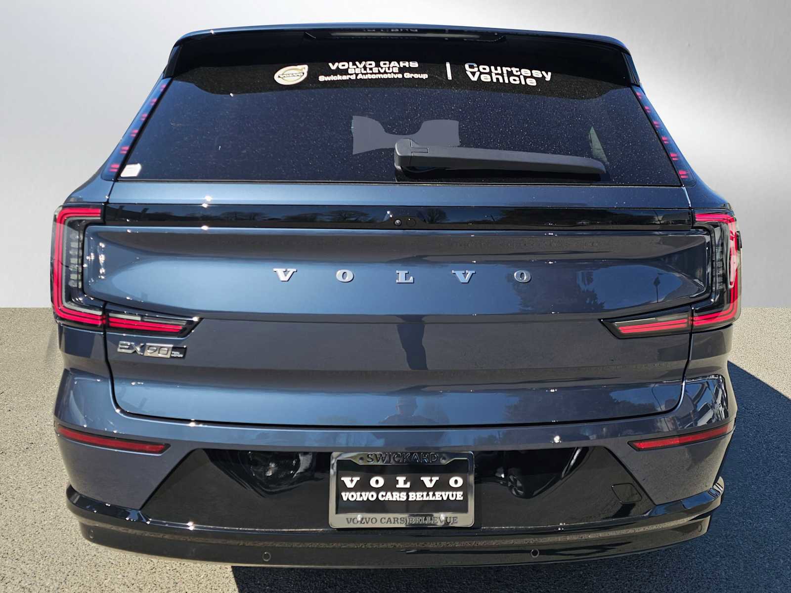 Used 2025 Volvo EX90 Plus image 4