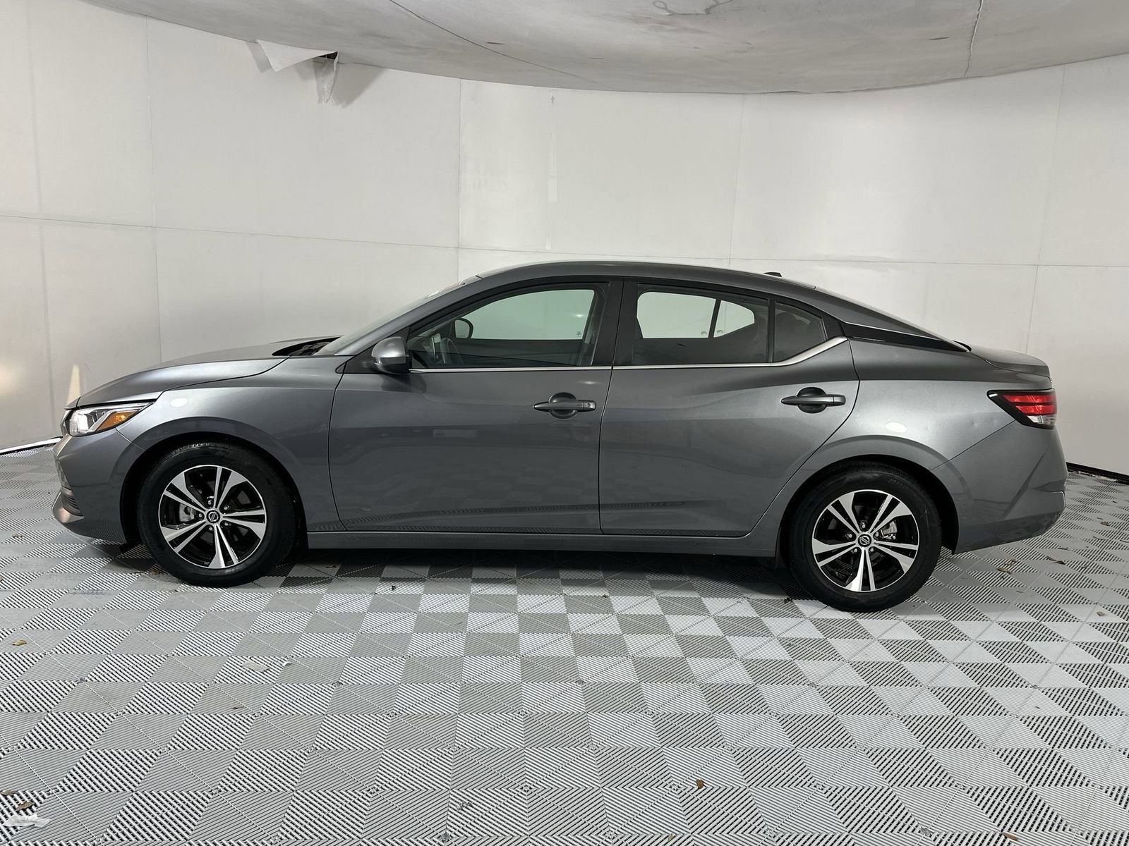 Used 2023 Nissan Sentra SV image 5
