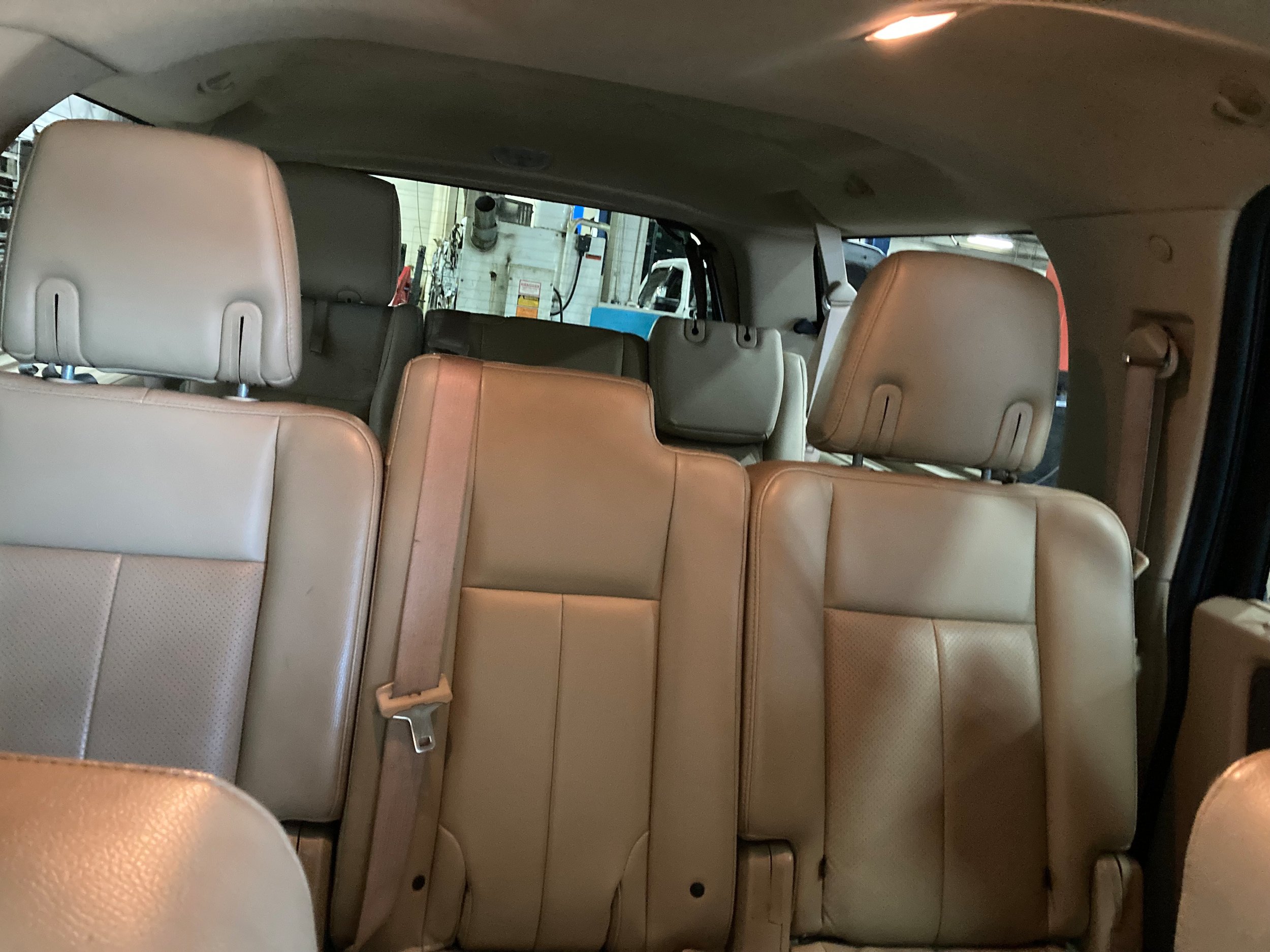 Used 2014 Ford Expedition EL XLT w/ Equipment Group 202A AWD/4WD image 8