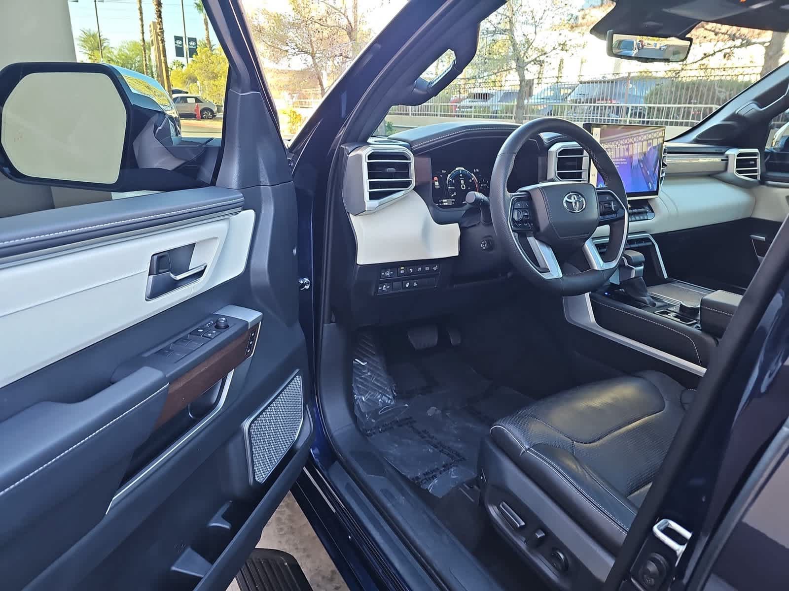 Used 2025 Toyota Sequoia Capstone AWD/4WD image 10