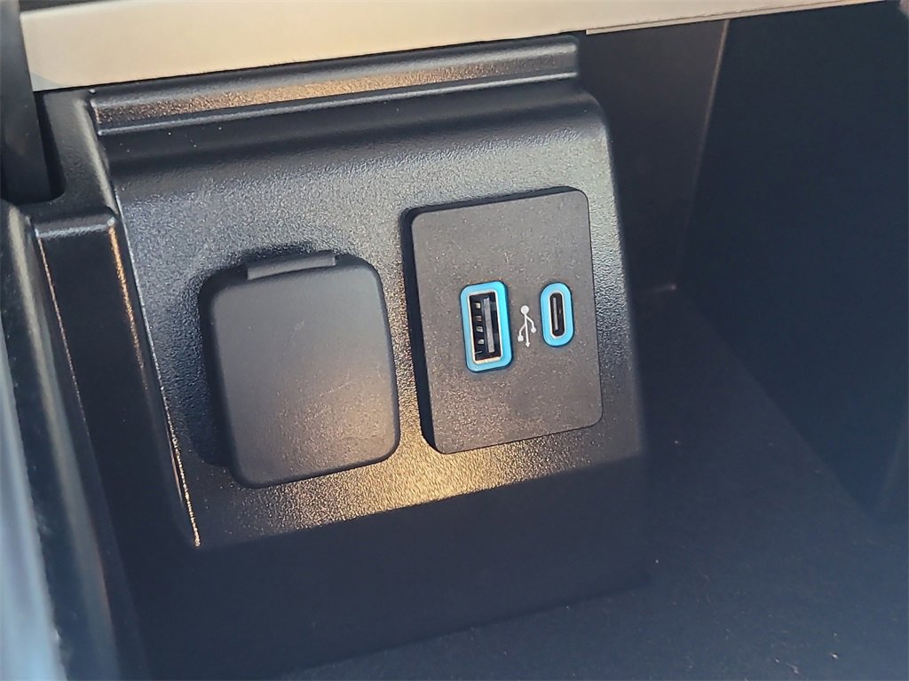 Certified 2022 Ford Explorer ST w/ ST Street Pack image 25