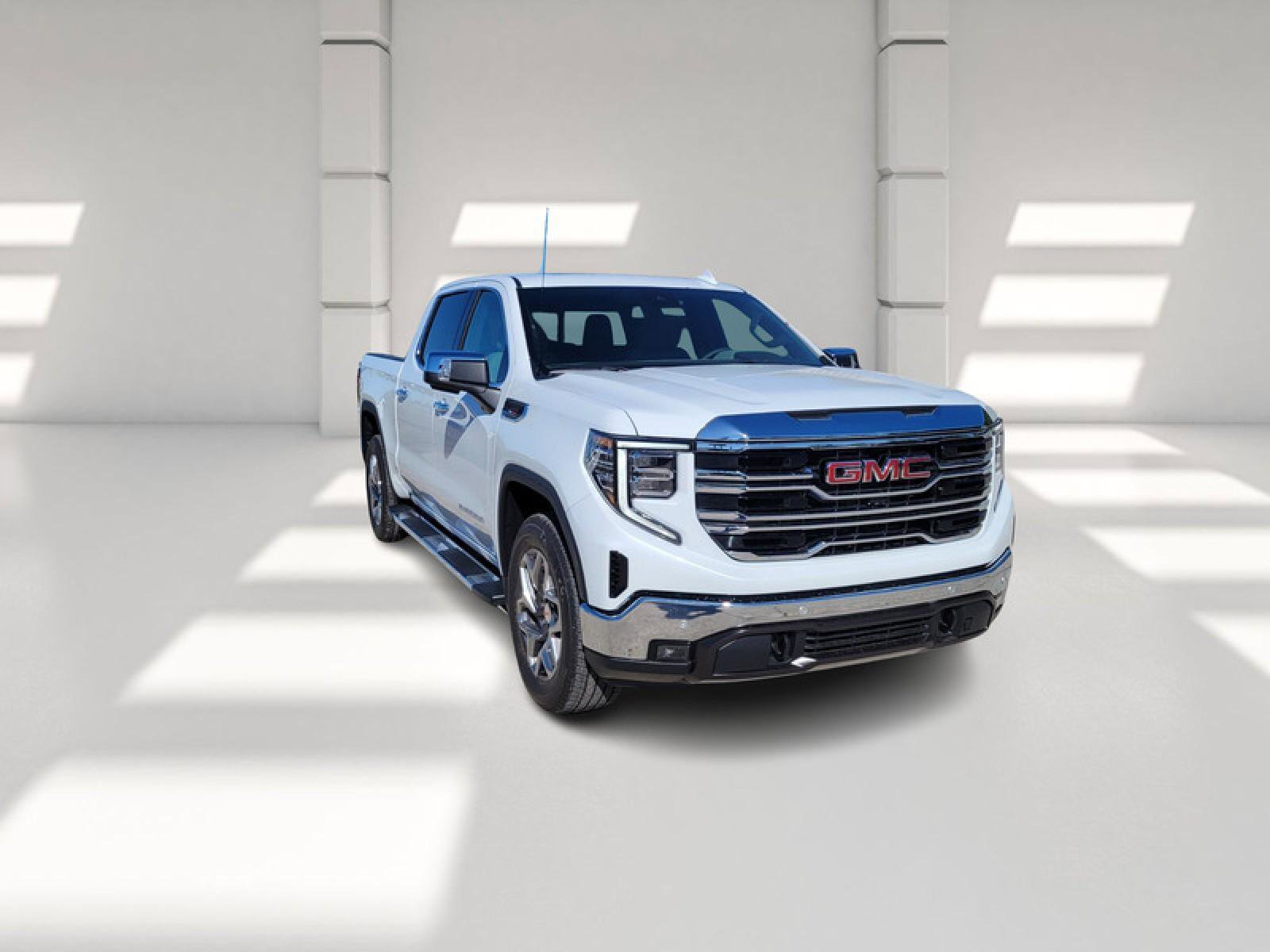 New 2026 GMC Sierra 1500 SLT image 3