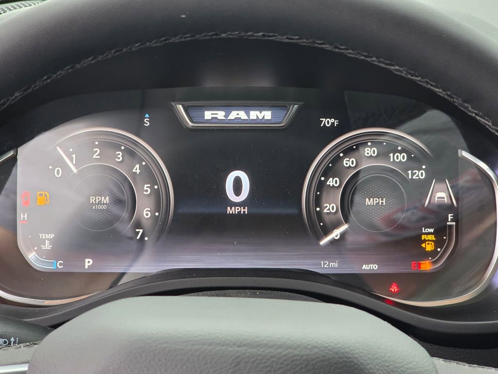 New 2026 RAM 1500 4x4 Crew Cab image 18