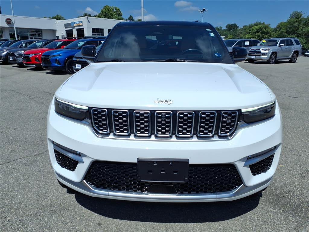 Used 2022 Jeep Grand Cherokee Summit AWD/4WD image 9