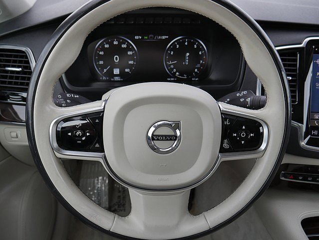 Used 2016 Volvo XC90 T6 Momentum w/ Momentum Plus Package image 18