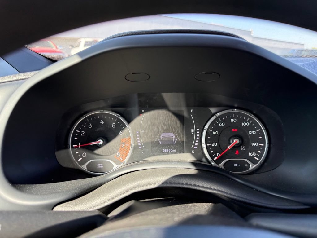 Used 2023 Jeep Renegade Latitude AWD/4WD image 10