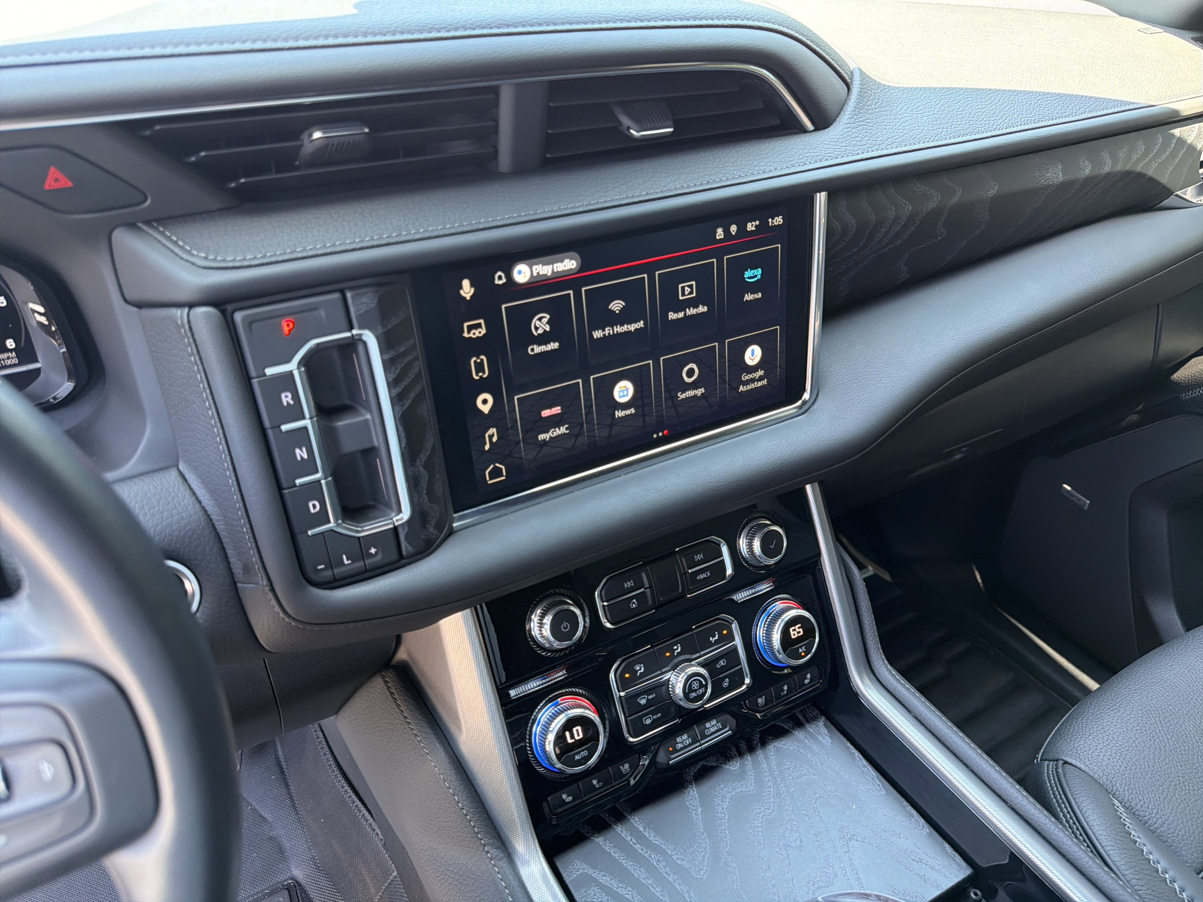 Used 2023 GMC Yukon Denali w/ Denali Reserve Package AWD/4WD image 43