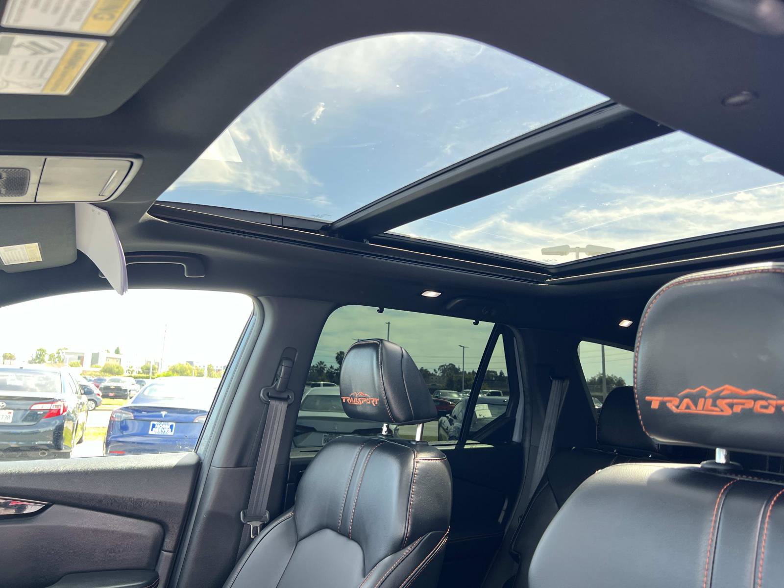 Used 2025 Honda Pilot TrailSport image 21