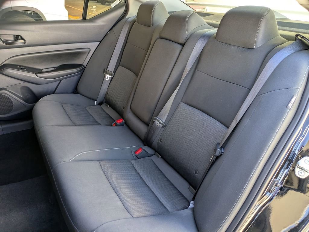 Used 2025 Nissan Altima 2.5 SV FWD image 24