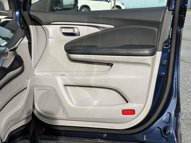 Used 2016 Honda Pilot LX image 9