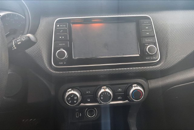 Used 2022 Nissan Kicks S FWD image 9
