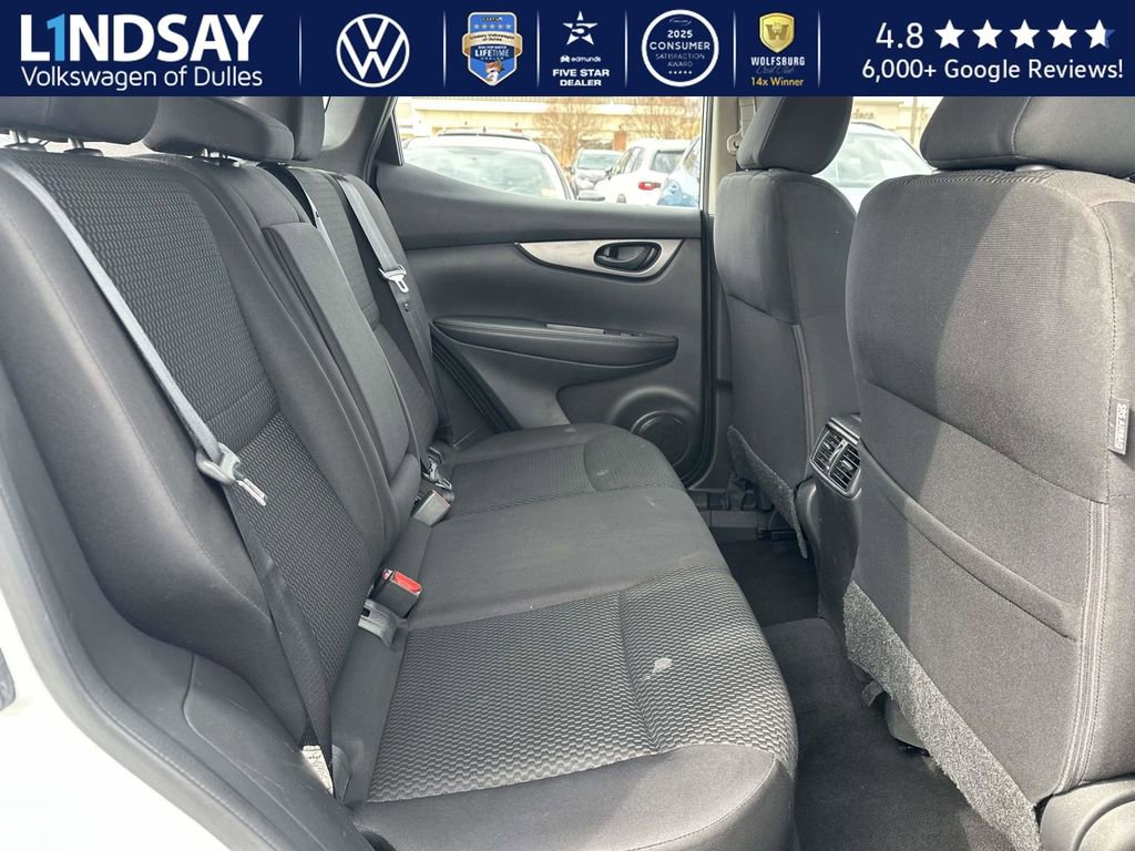 Used 2018 Nissan Rogue Sport S image 12