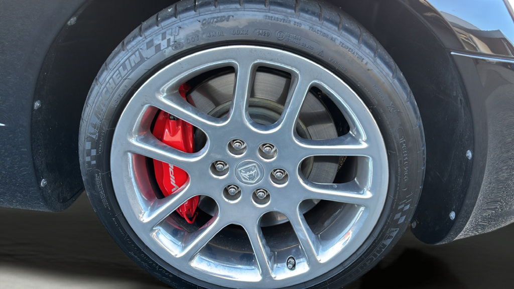Used 2005 Dodge Viper SRT-10 RWD image 17