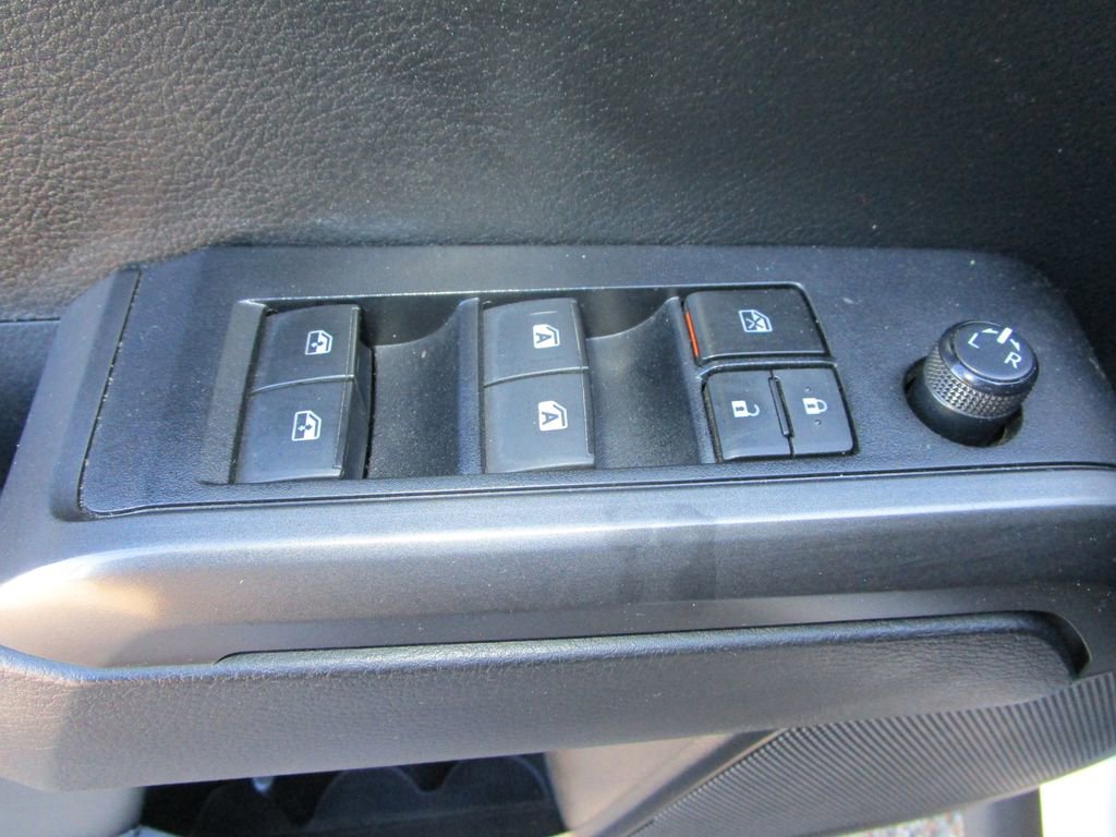 Used 2022 Toyota Tacoma TRD Off-Road image 24