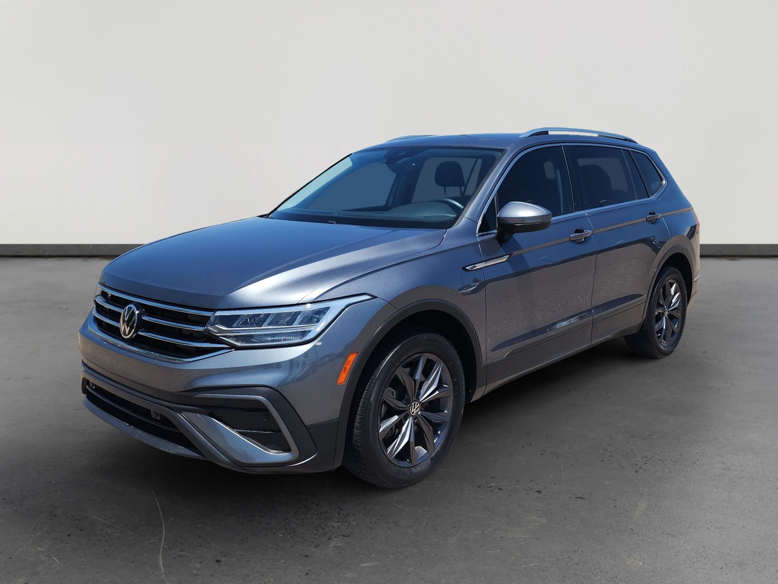 Certified 2022 Volkswagen Tiguan SE w/ Panoramic Sunroof Package