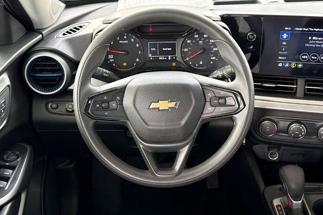 Used 2025 Chevrolet Trax LS FWD image 20