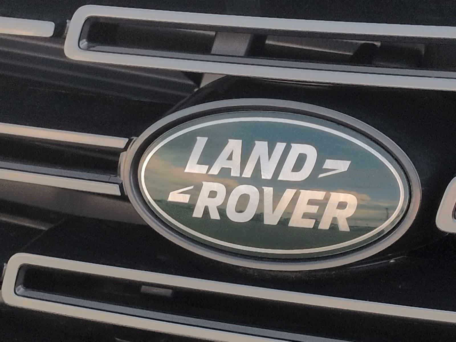 New 2026 Land Rover Range Rover Long Wheelbase SE AWD/4WD image 11