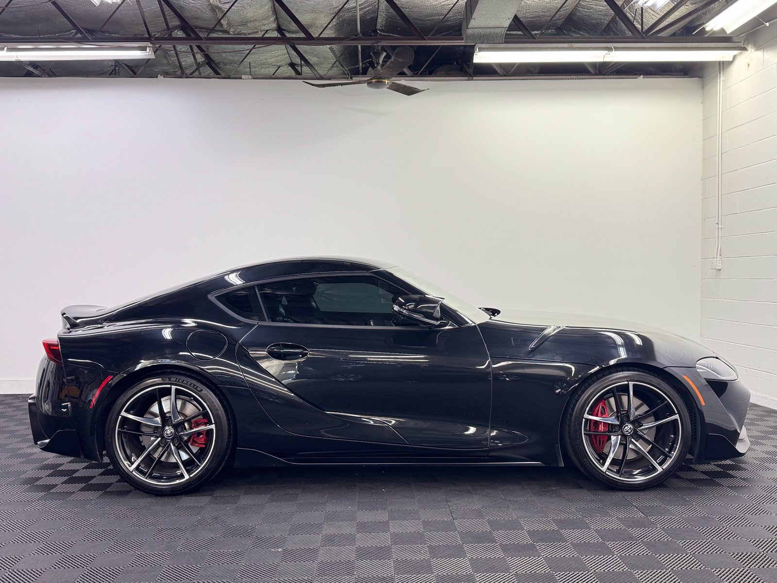 Used 2021 Toyota Supra RWD image 4