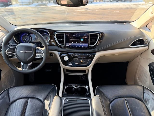 Used 2023 Chrysler Pacifica Limited image 23