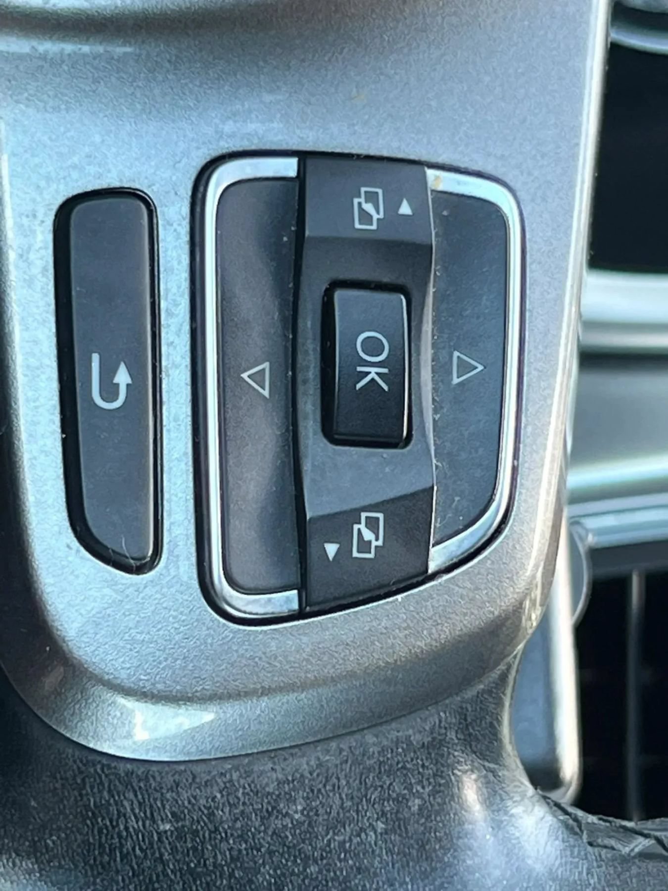 Used 2014 Volkswagen Beetle TDI FWD image 33