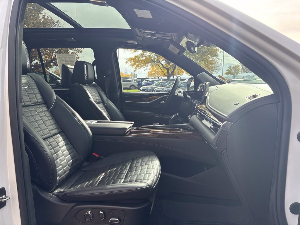 Used 2022 Cadillac Escalade Sport Platinum AWD/4WD image 29