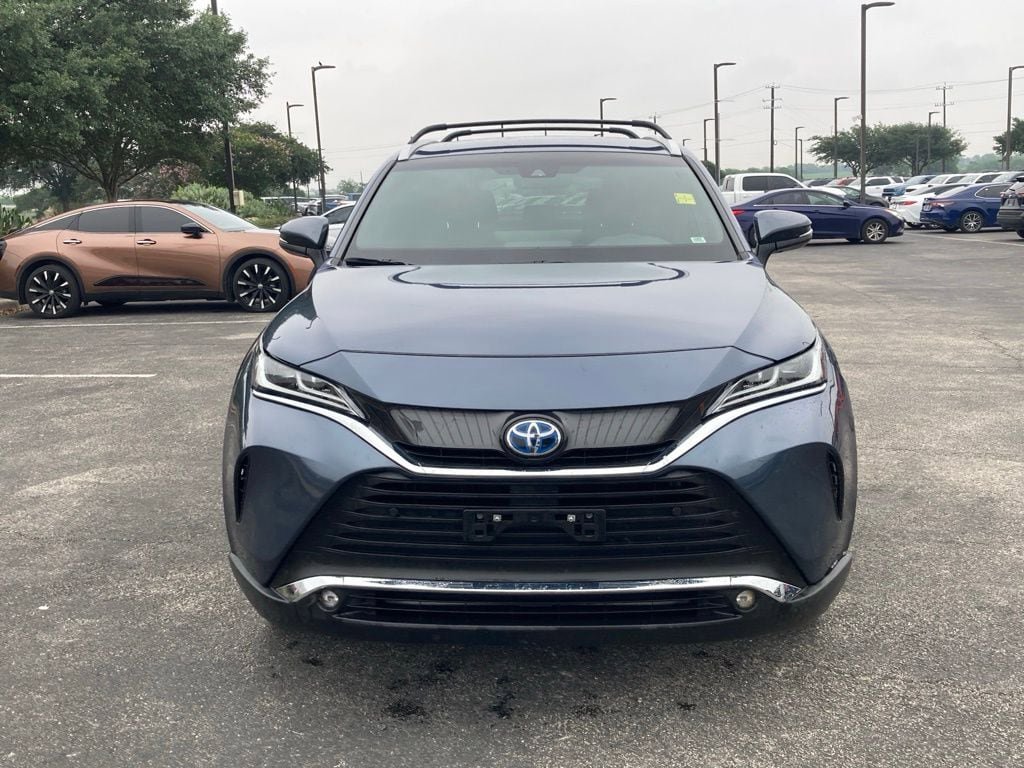 Used 2023 Toyota Venza XLE AWD/4WD image 2