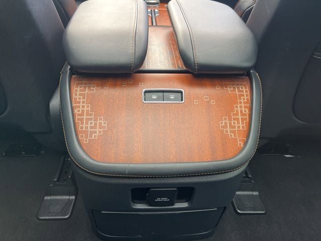 Used 2025 Lincoln Navigator L Black Label AWD/4WD image 17