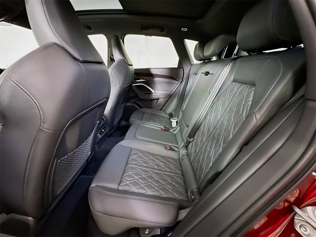 New 2025 Audi SQ5 Prestige image 4