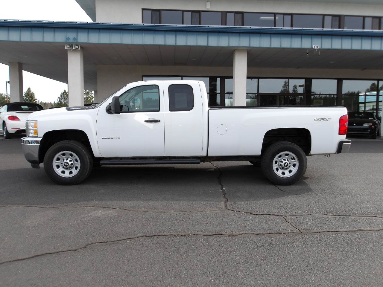 Used 2013 Chevrolet Silverado 2500 W/T AWD/4WD image 2