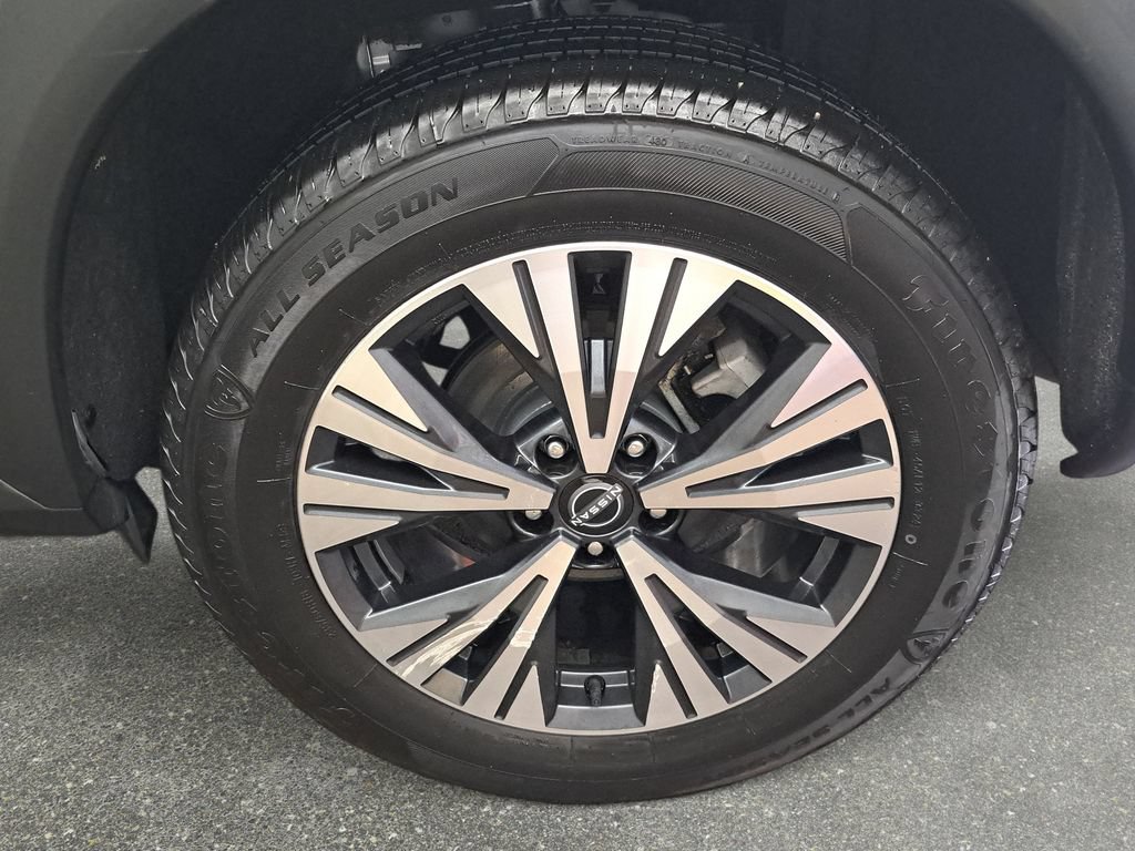 Used 2023 Nissan Rogue SV AWD/4WD image 33