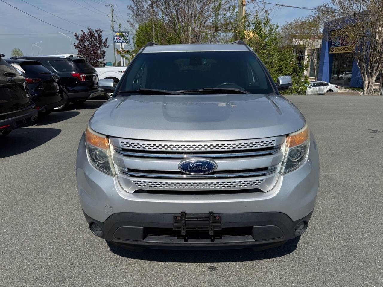 Used 2014 Ford Explorer Limited w/ Equipment Group 302A FWD image 2