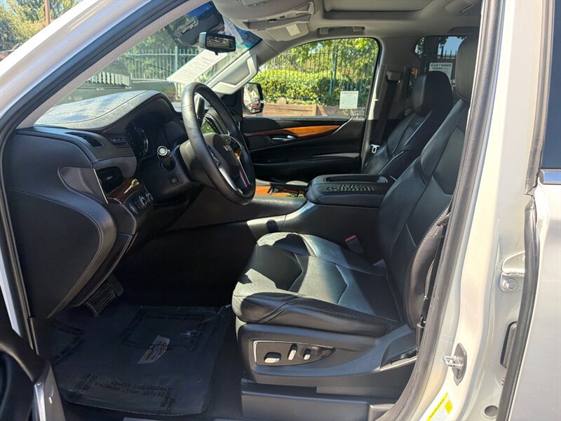 Used 2018 Cadillac Escalade ESV Premium Luxury AWD/4WD image 15